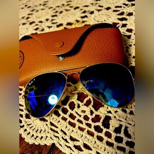 Women’s Rayban Sunglasses With Case